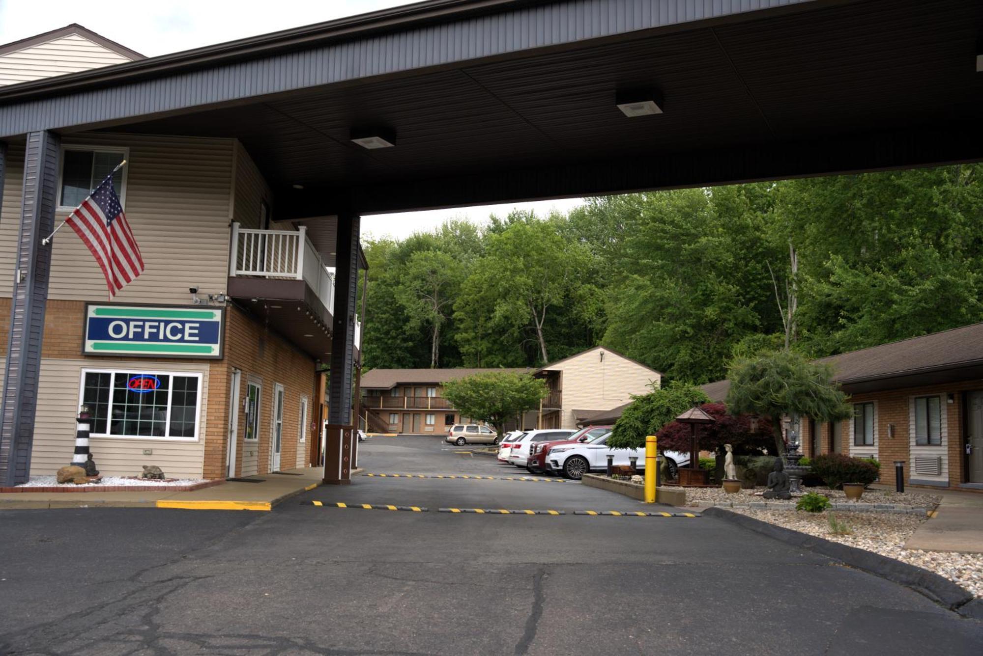 Carrier Motor Lodge Newington ภายนอก รูปภาพ